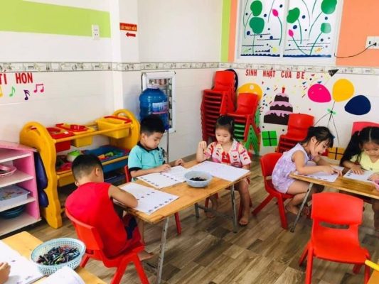 mầm non bút chì màu xã xuân thới đông