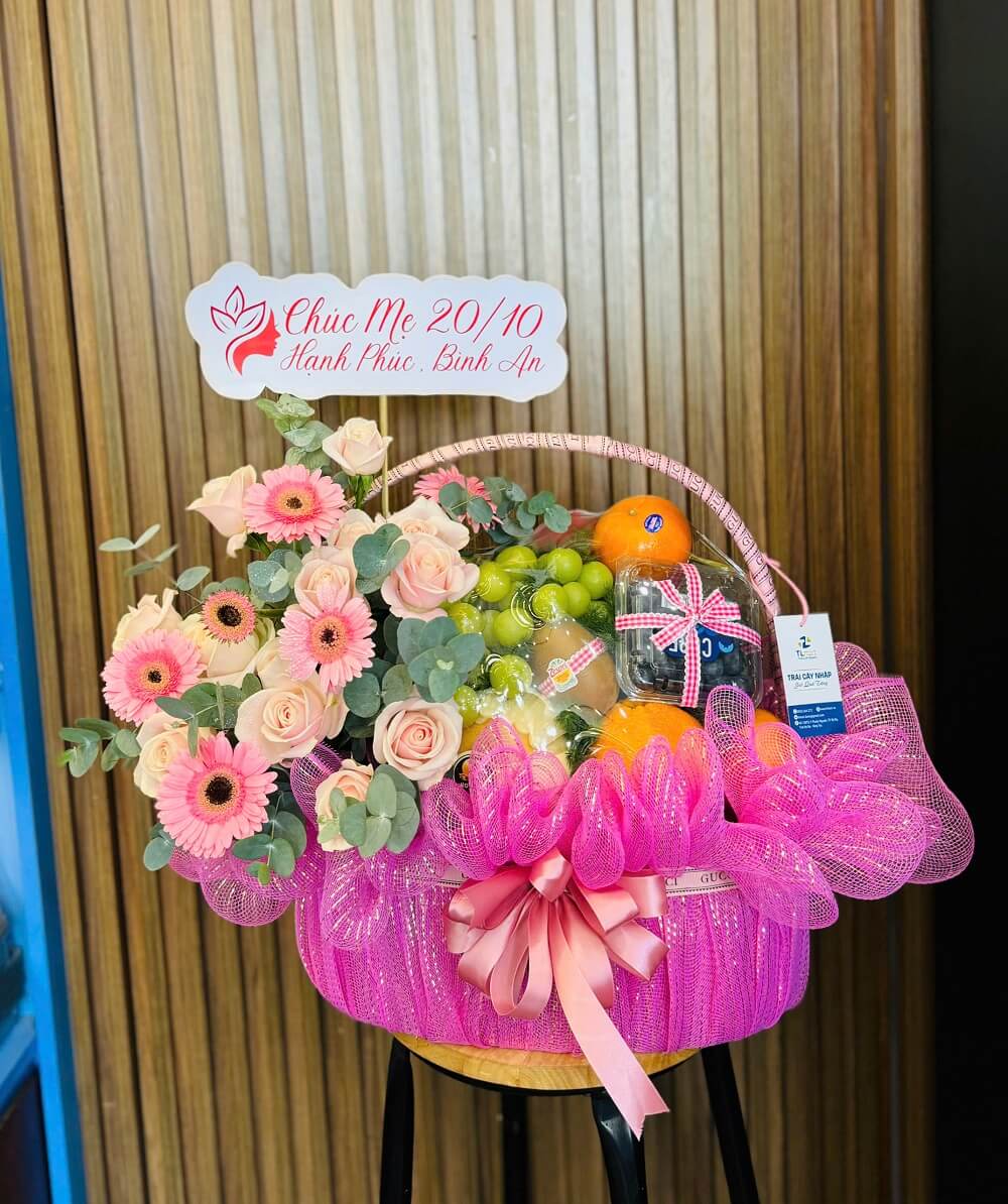 Giỏ quà trái cây và hoa tại TL Mart Vũng Tàu
