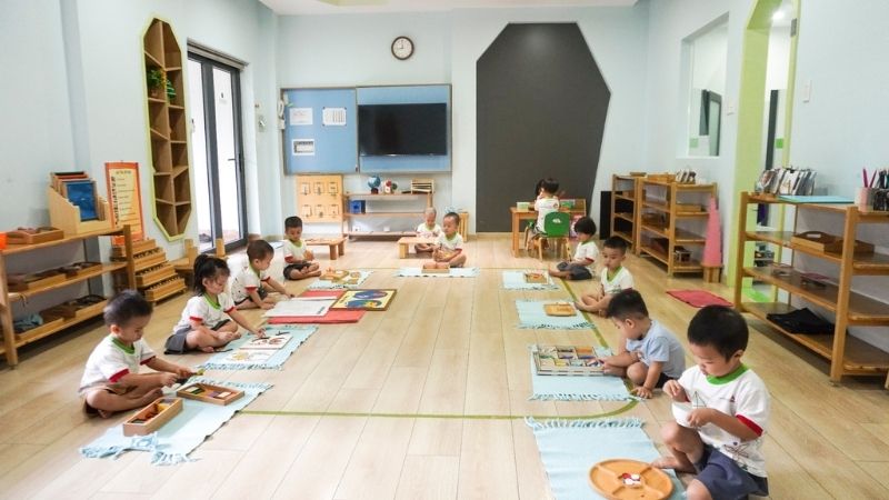 Không gian bên trong lớp học 