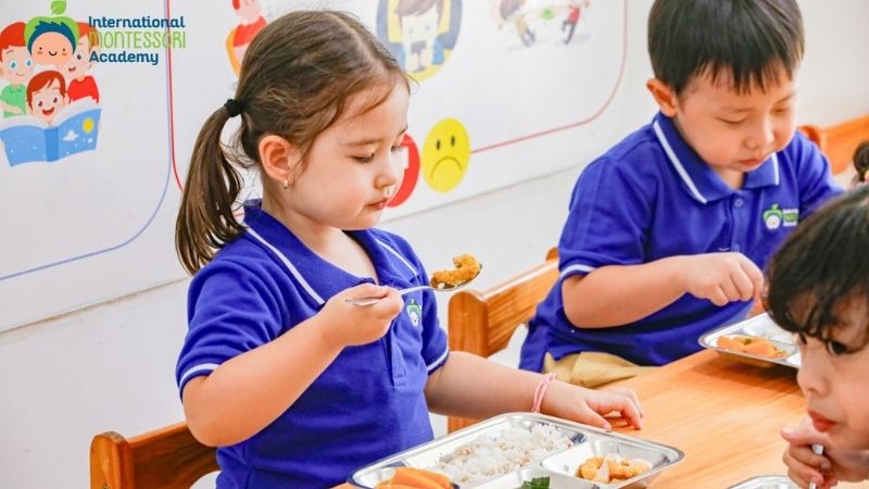 Luôn đặt chế độ dinh dưỡng của con lên hàng đầu